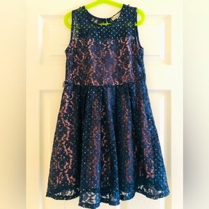 Party dress in embroidered lace for girls